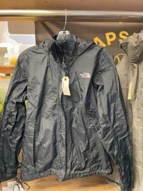 The North Face Women's Size M Rain Jacket